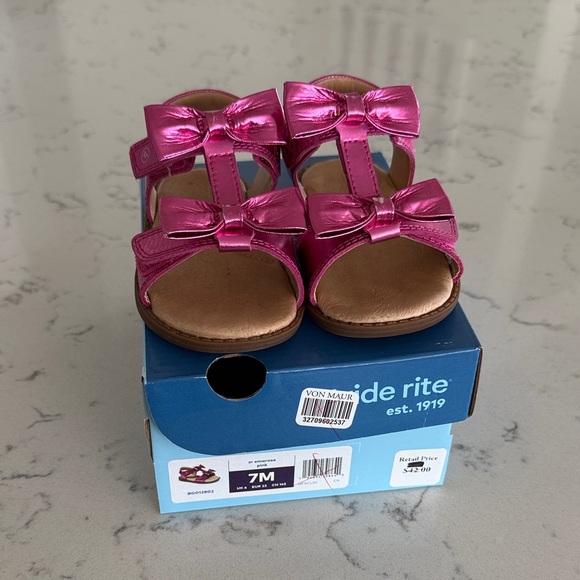 Stride Rite Emarose Pink Bow Sandals - Picture 1 of 9
